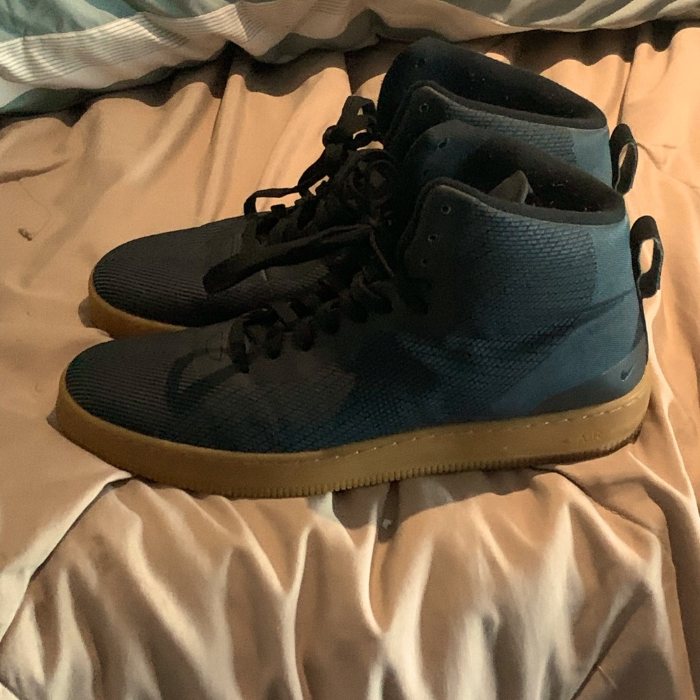 Size 10 Nike Zoom high top shoes!